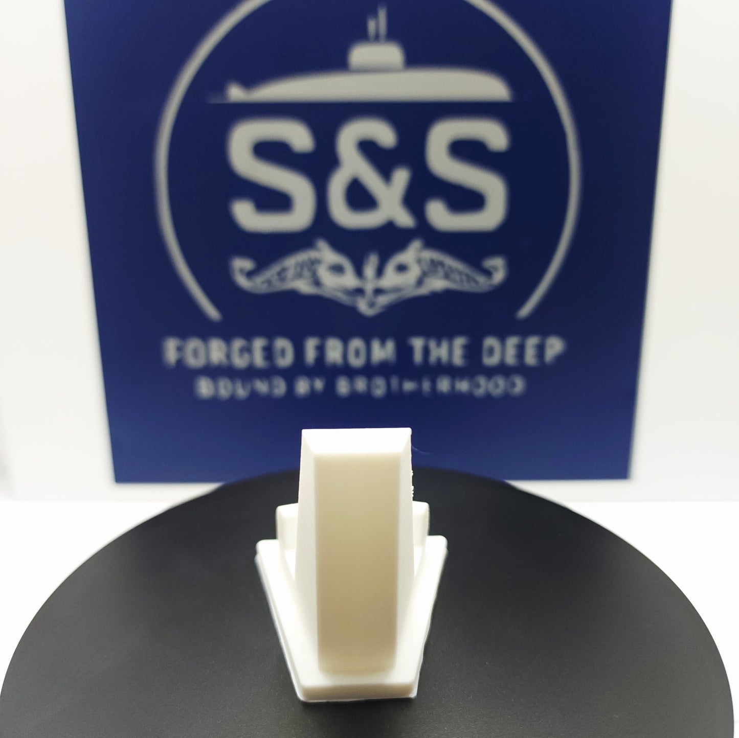Single Challenge Coin Holder – Minimalist Display Stand