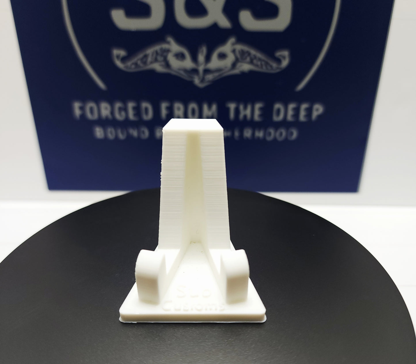 Single Challenge Coin Holder – Minimalist Display Stand