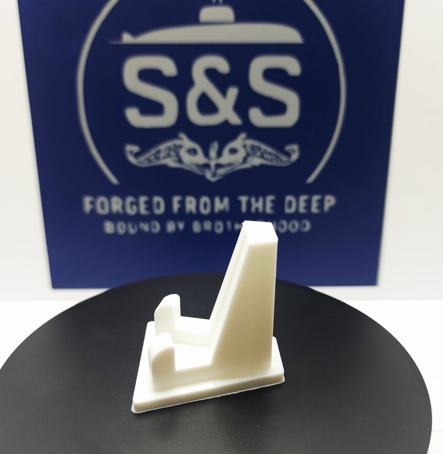 Single Challenge Coin Holder – Minimalist Display Stand
